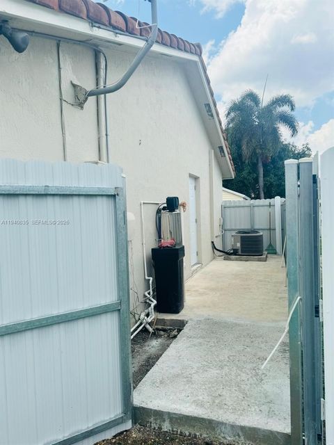 12601 SW 223rd St - Miami FL 33170