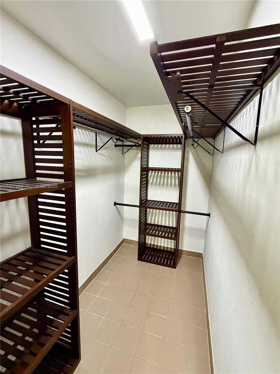 KINGS POINT SEVILLE CONDO - Residential