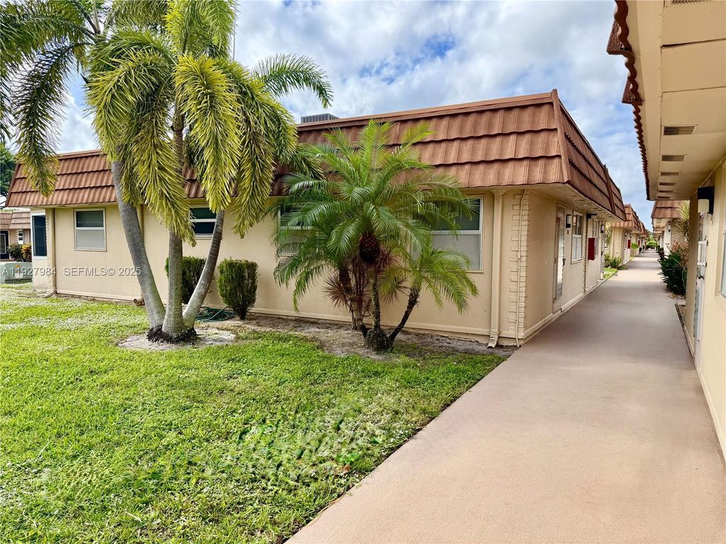 Photo of 293 Seville M #293, Delray Beach, FL 33446 (MLS # A11927984)