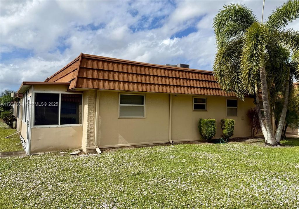 Photo of 293 Seville M #293, Delray Beach, FL 33446 (MLS # A11927984)