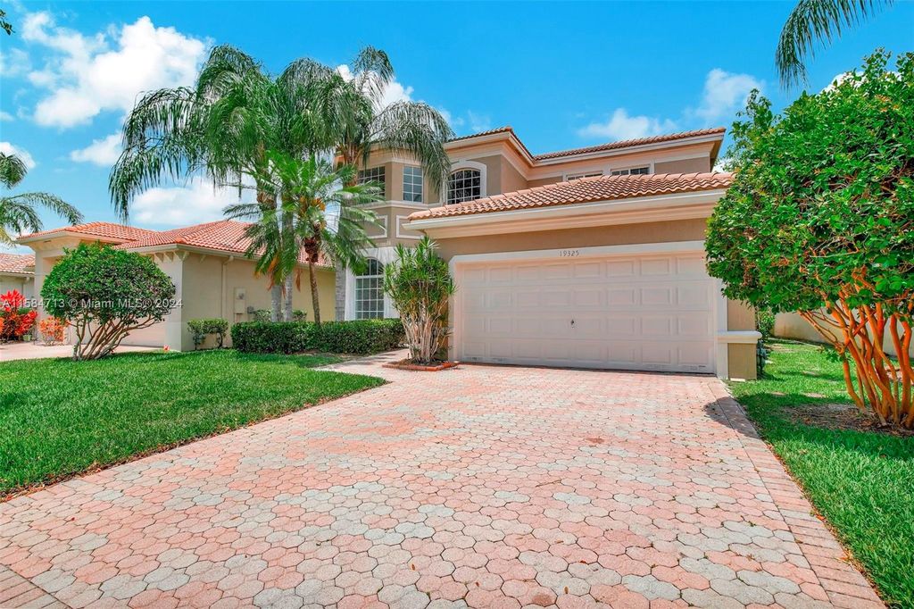 Photo of 19325 SW 66th St #19325, Pembroke Pines, FL 33332 (MLS # A11584713)