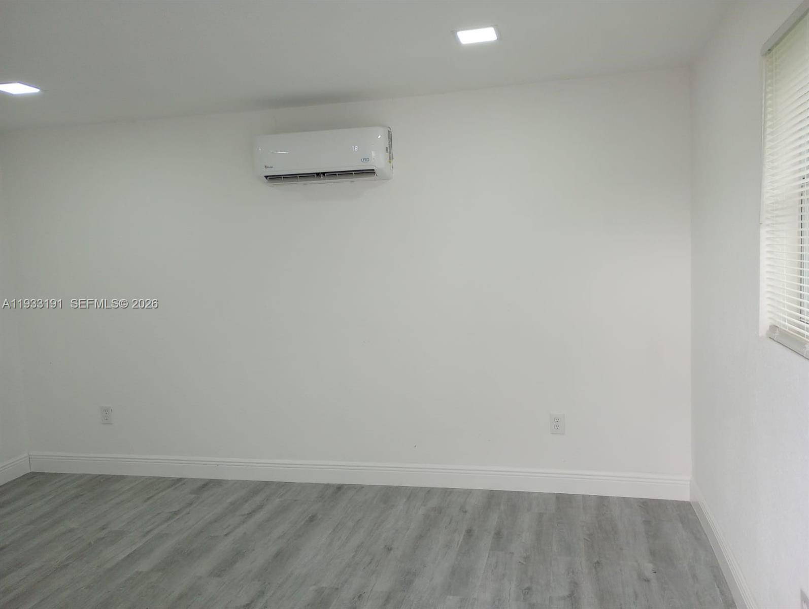 TUXEDO PARK - Residential