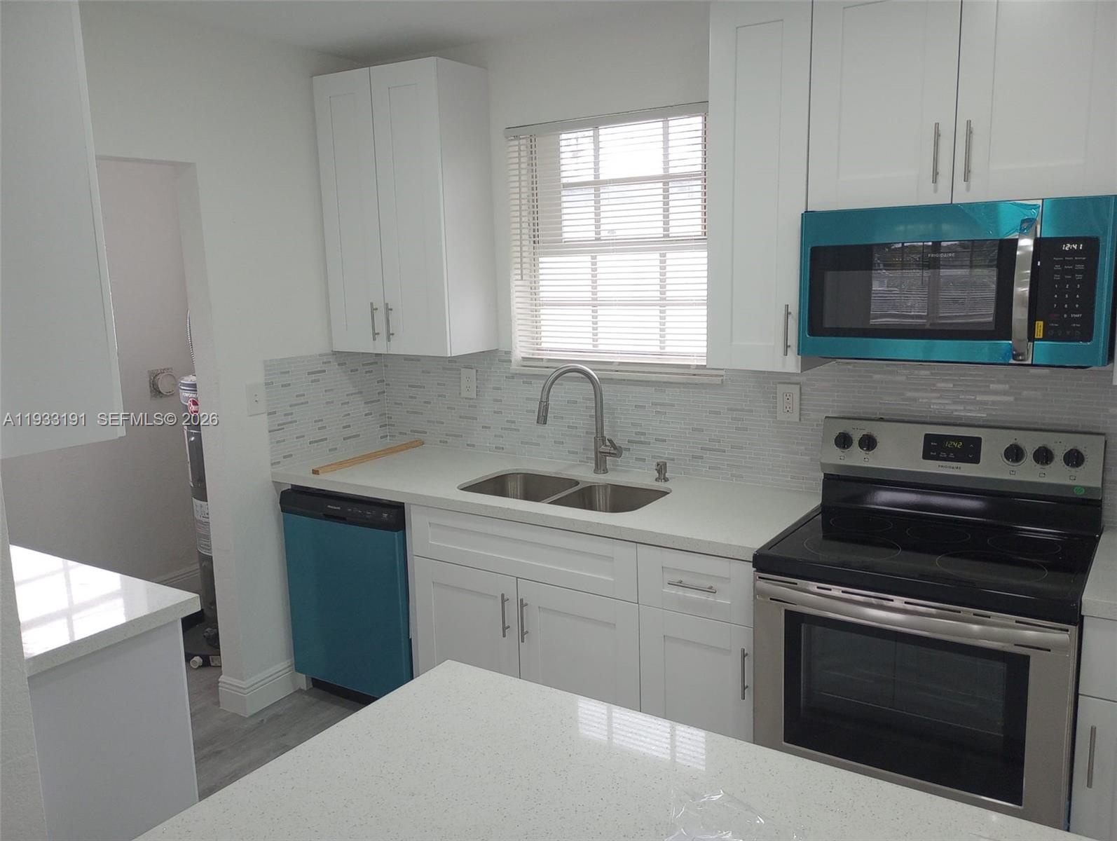 TUXEDO PARK - Residential