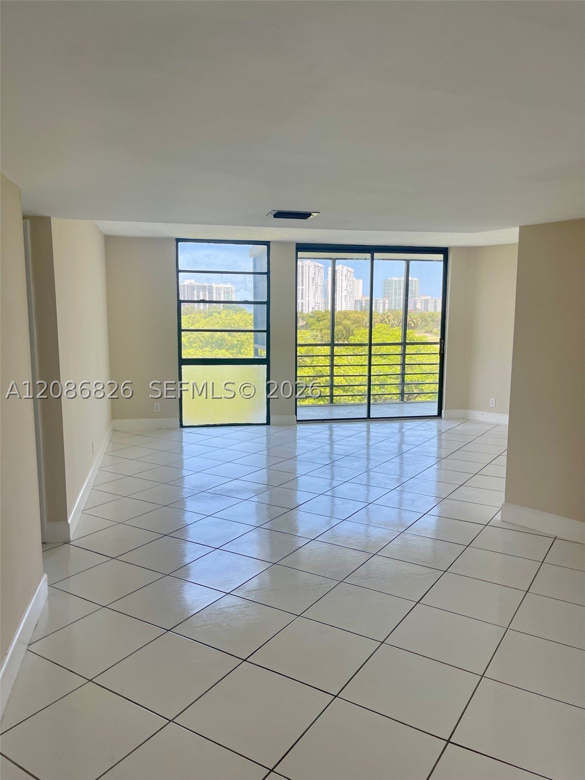20400 W Country Club Dr 608