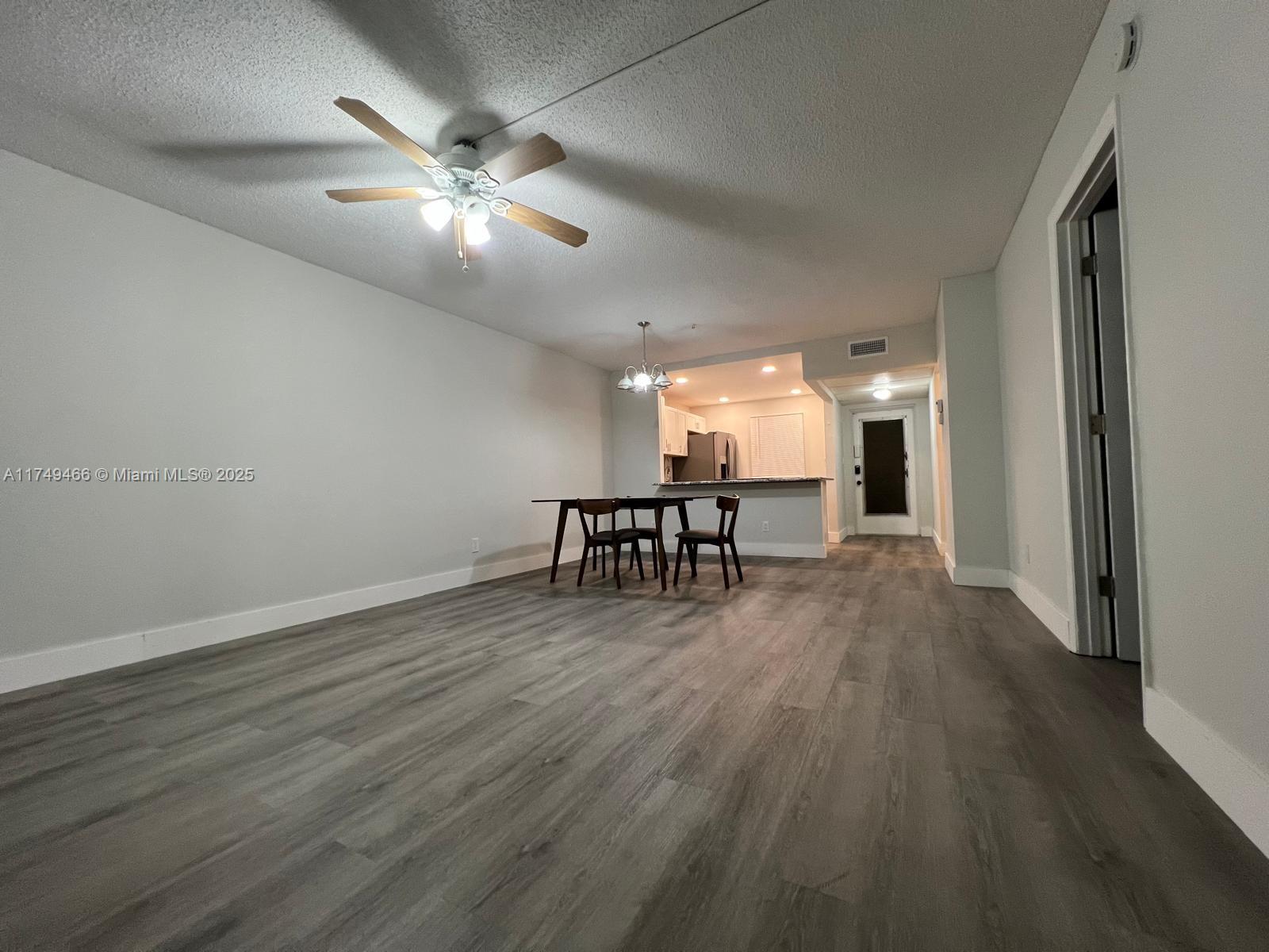 ORIOLE GOLF & TENNIS CLUB - Residential