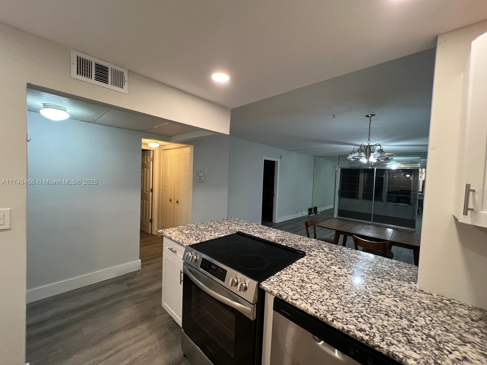 ORIOLE GOLF & TENNIS CLUB - Residential