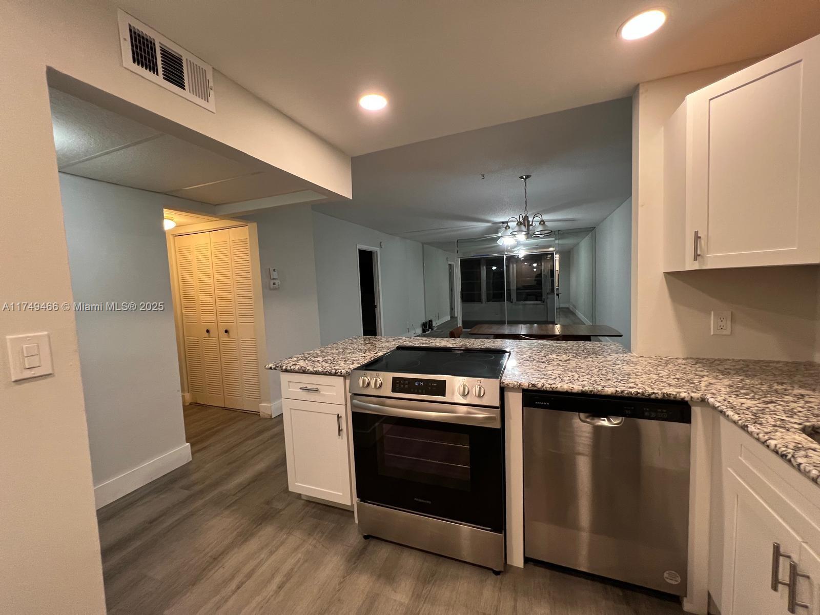 ORIOLE GOLF & TENNIS CLUB - Residential