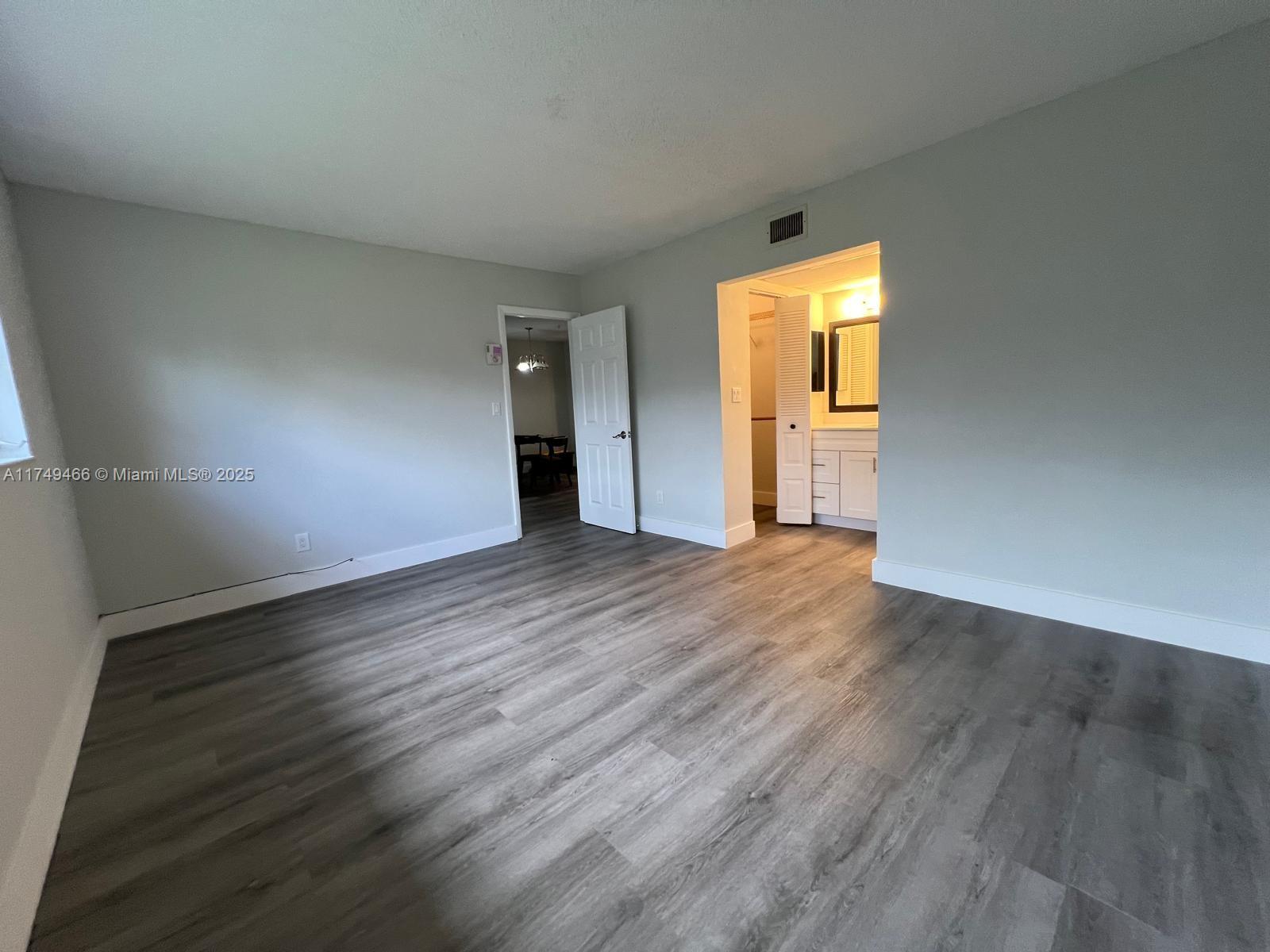 ORIOLE GOLF & TENNIS CLUB - Residential