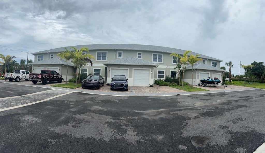 Photo of 4217 Gulfstream Rd, Lake Worth, FL 33461 (MLS # A12032390)