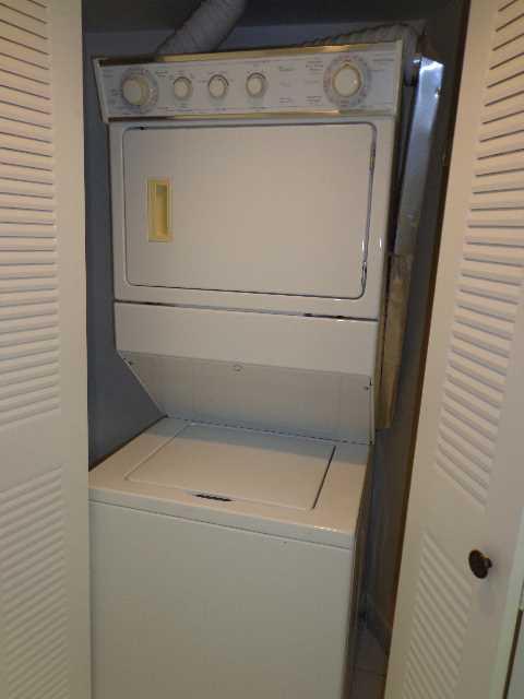 PARC CENTRAL AVENTURA SOU - Residential Lease