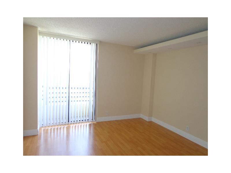 PARC CENTRAL AVENTURA SOU - Residential Lease