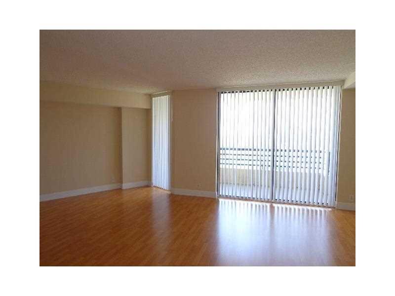 PARC CENTRAL AVENTURA SOU - Residential Lease