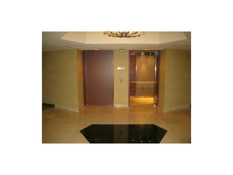 PARC CENTRAL AVENTURA SOU - Residential Lease