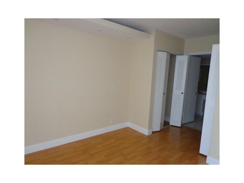 PARC CENTRAL AVENTURA SOU - Residential Lease