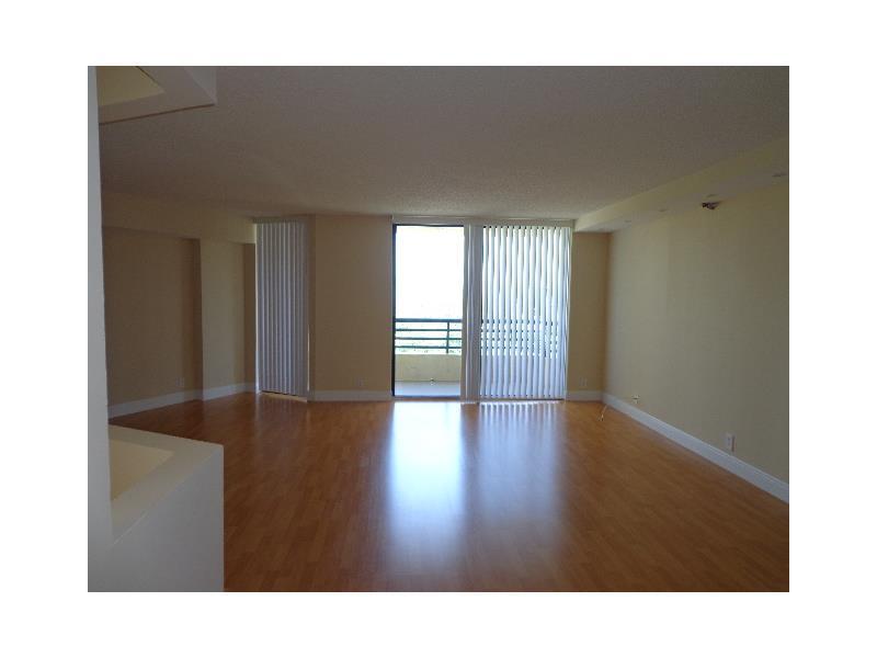 PARC CENTRAL AVENTURA SOU - Residential Lease