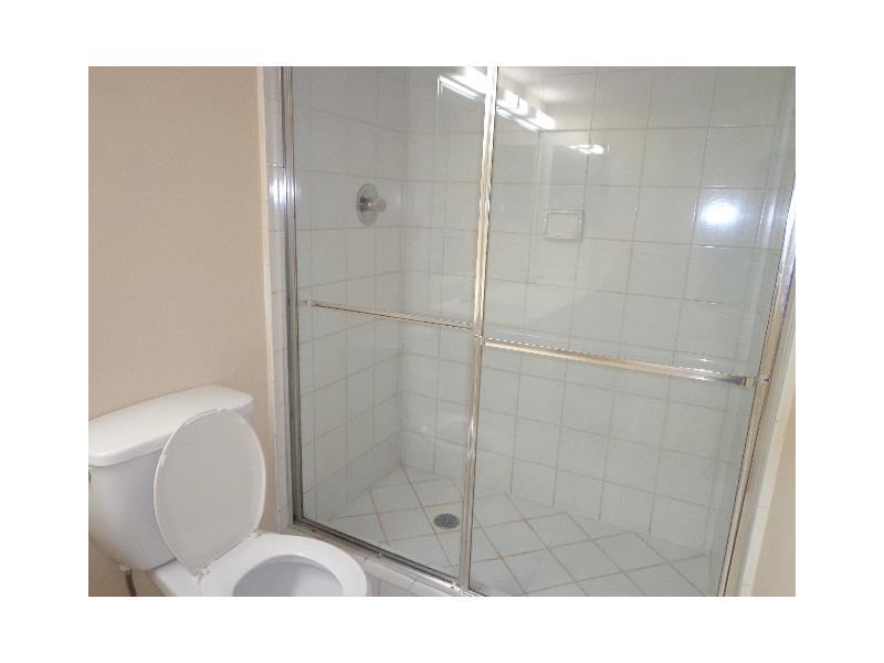 PARC CENTRAL AVENTURA SOU - Residential Lease