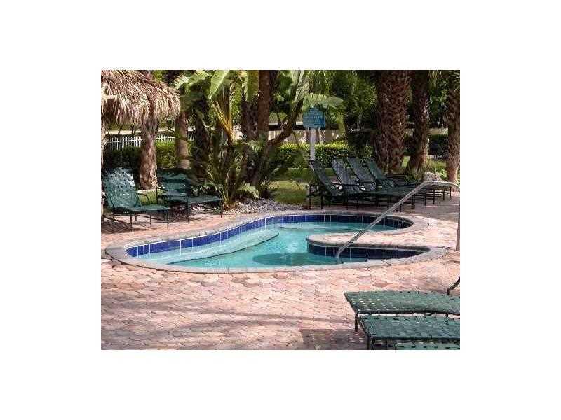 PARC CENTRAL AVENTURA SOU - Residential Lease