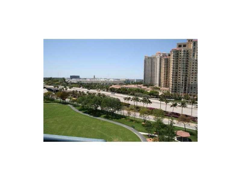 PARC CENTRAL AVENTURA SOU - Residential Lease