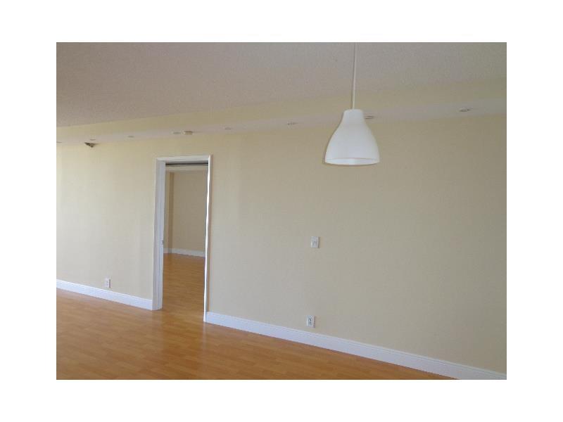 PARC CENTRAL AVENTURA SOU - Residential Lease