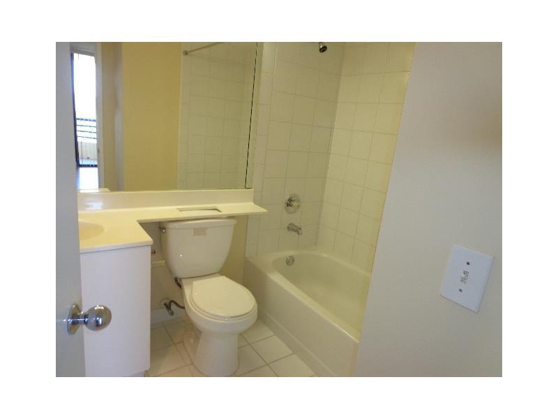 PARC CENTRAL AVENTURA SOU - Residential Lease