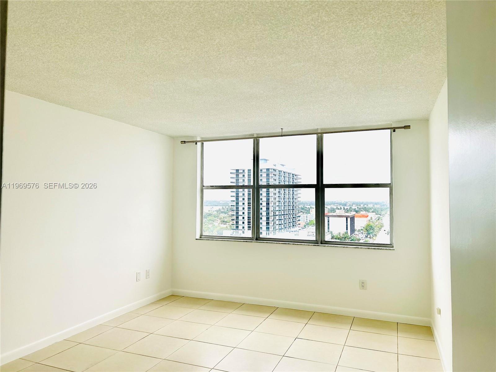 KENNEDY HOUSE CONDO - Residential