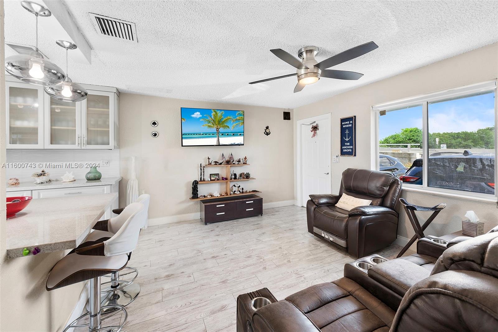 LOOK HOMESITES - Residential
