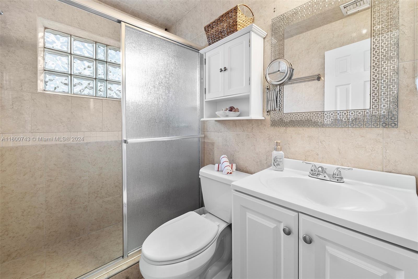 LOOK HOMESITES - Residential