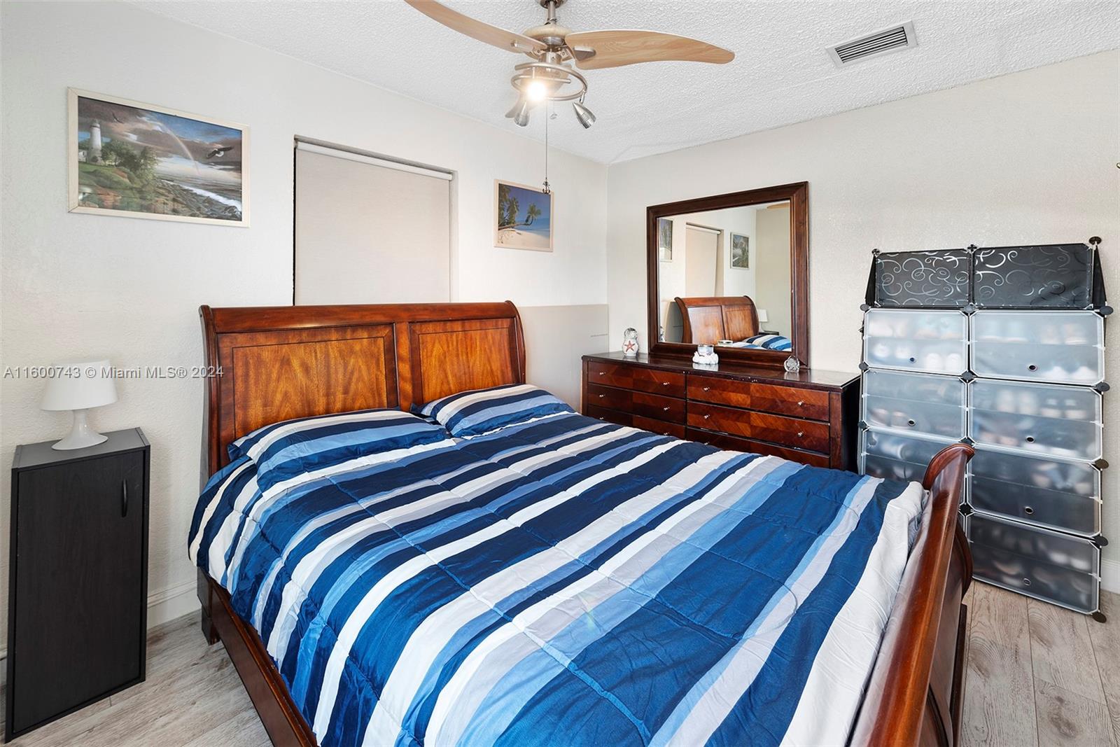 LOOK HOMESITES - Residential