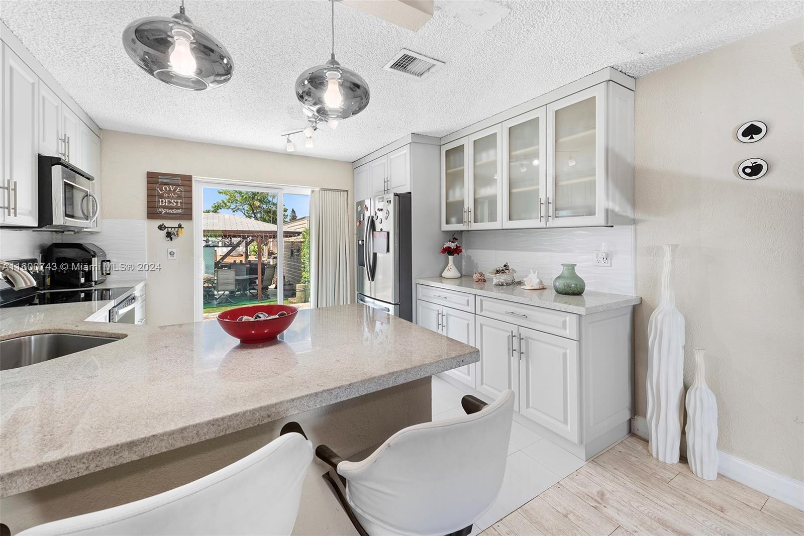 LOOK HOMESITES - Residential