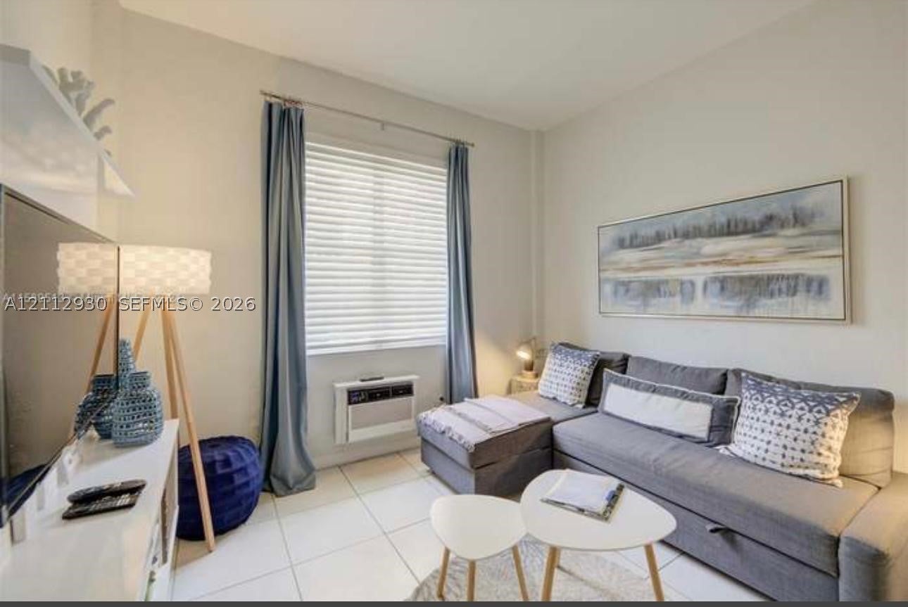 3030 Collins Ave 1G