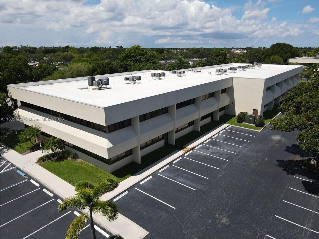 Photo of Palm Beach Gardens, FL 33410 (MLS # A11332525)