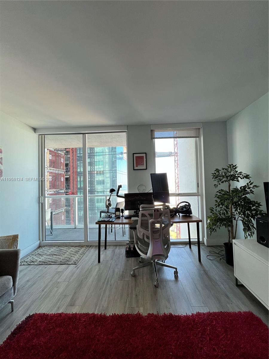 VIZCAYNE NORTH CONDO - Residential