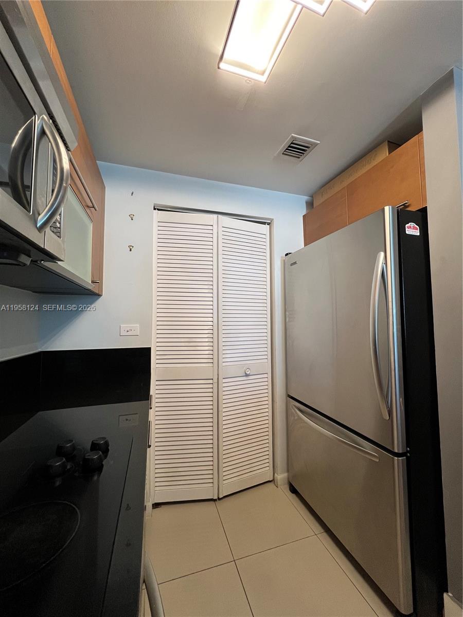 VIZCAYNE NORTH CONDO - Residential