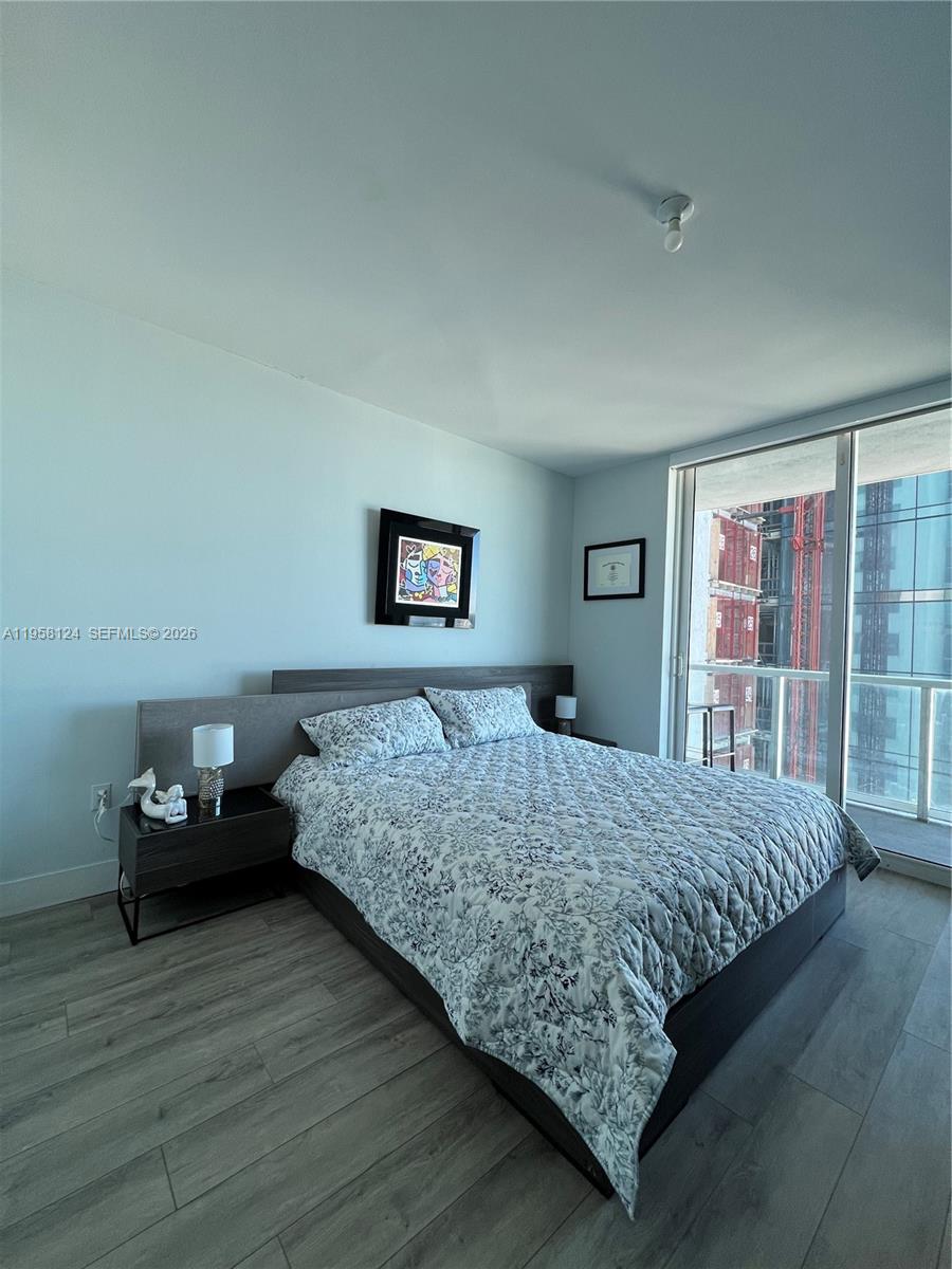 VIZCAYNE NORTH CONDO - Residential