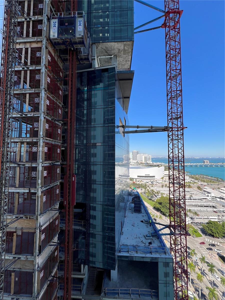 VIZCAYNE NORTH CONDO - Residential