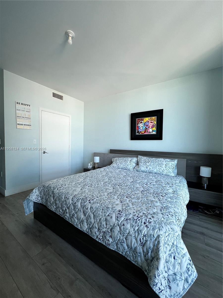 VIZCAYNE NORTH CONDO - Residential