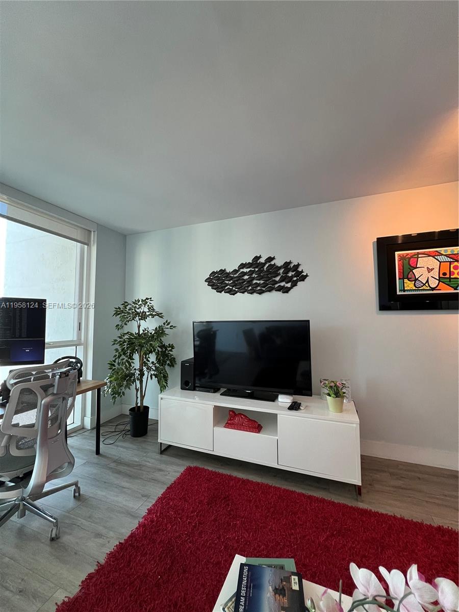 VIZCAYNE NORTH CONDO - Residential