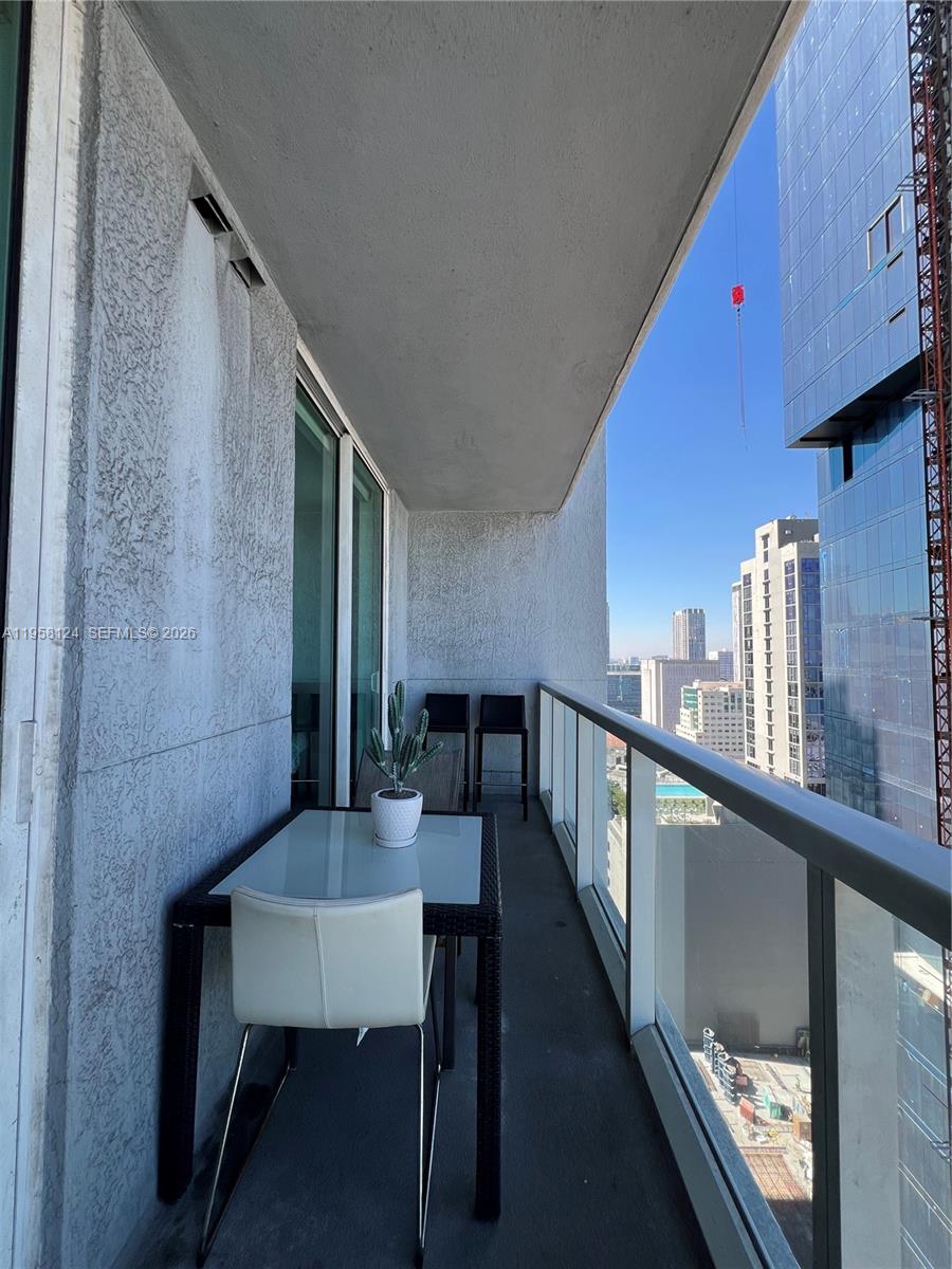 VIZCAYNE NORTH CONDO - Residential