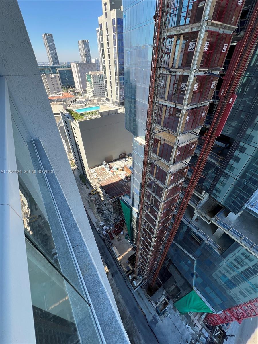 VIZCAYNE NORTH CONDO - Residential