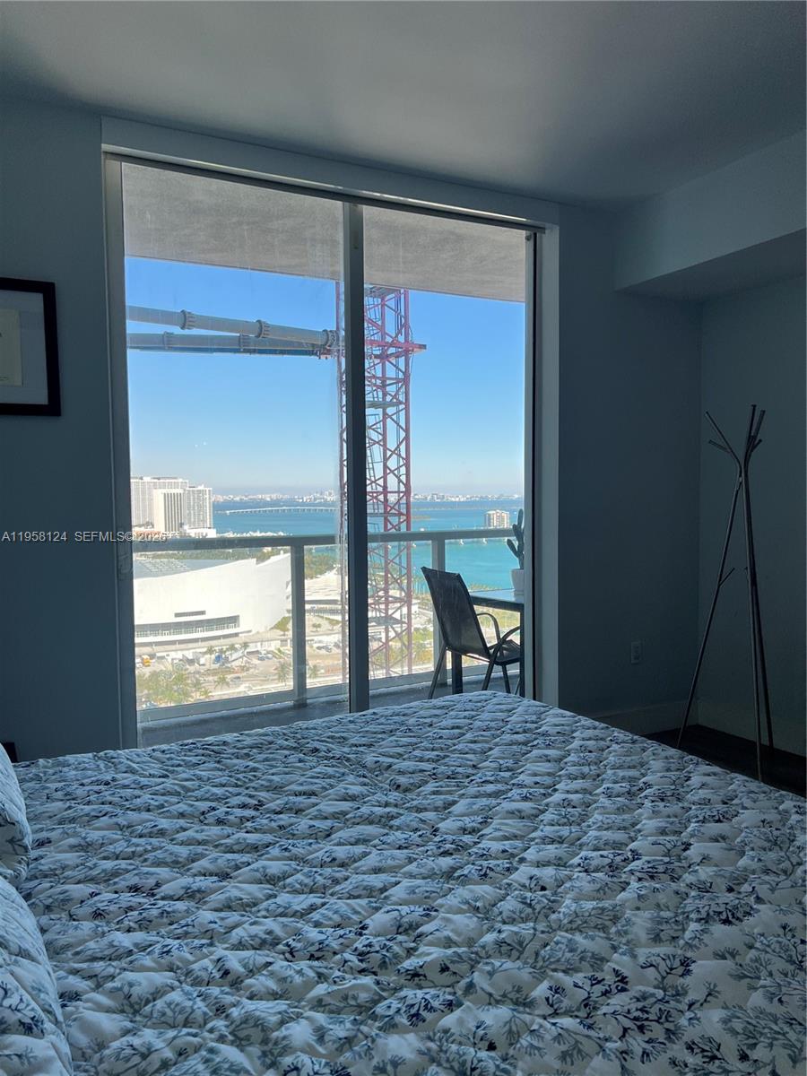 VIZCAYNE NORTH CONDO - Residential