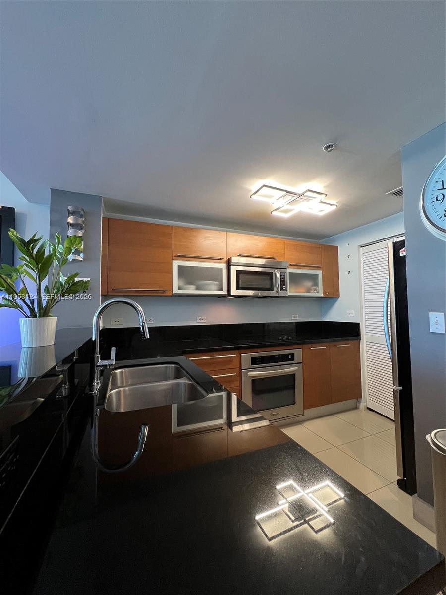 VIZCAYNE NORTH CONDO - Residential