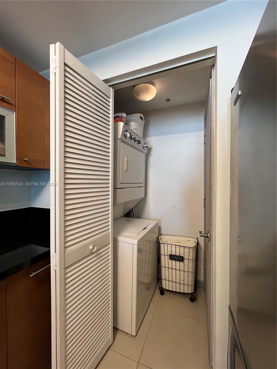 VIZCAYNE NORTH CONDO - Residential