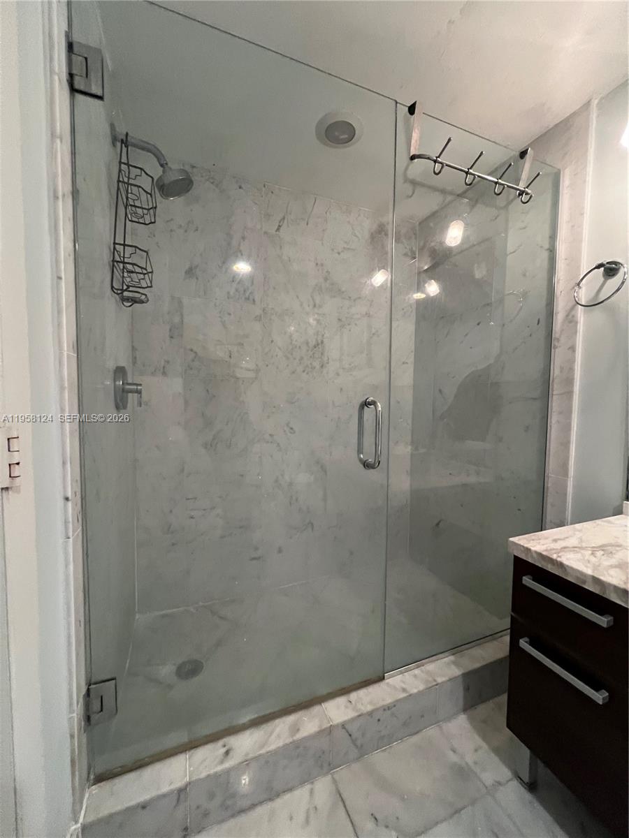 VIZCAYNE NORTH CONDO - Residential