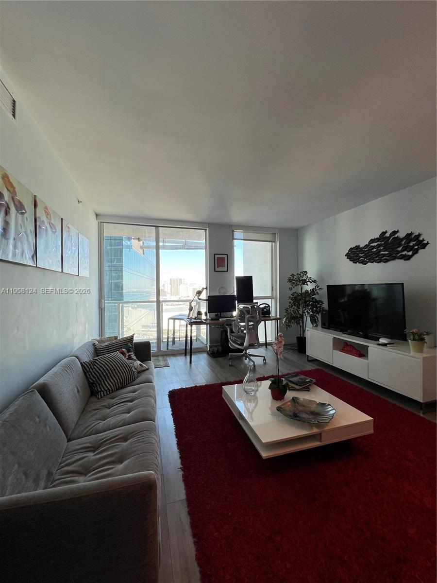 VIZCAYNE NORTH CONDO - Residential