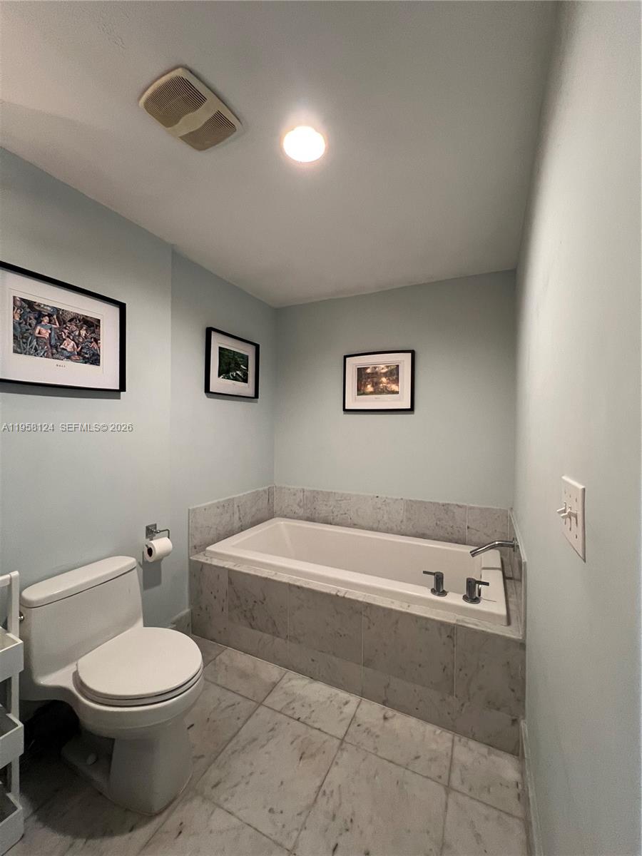 VIZCAYNE NORTH CONDO - Residential