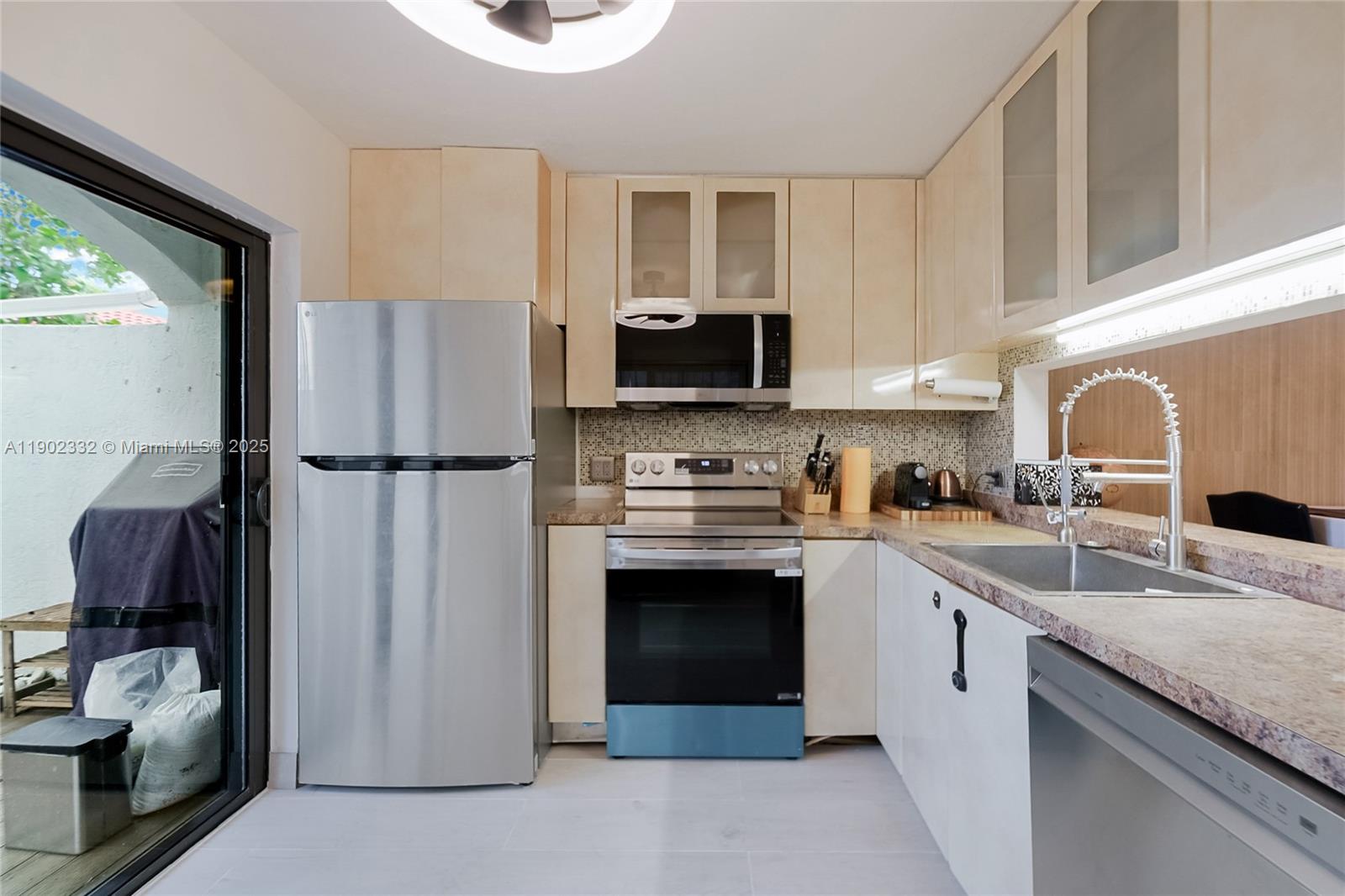 MARINER VILLAGE TH CONDO - Residential Lease