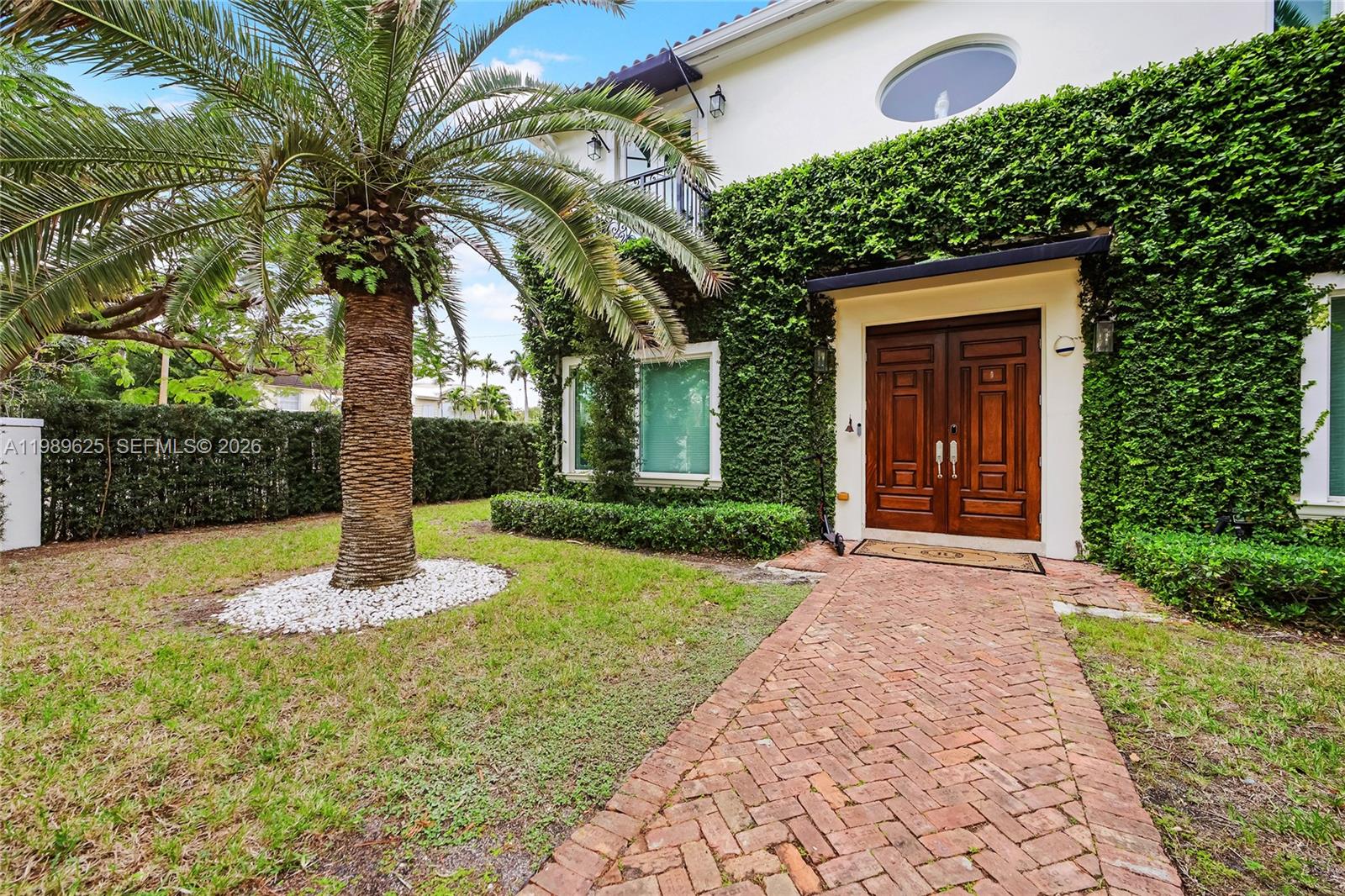 BRICKELLS FLAGLER - Residential Lease