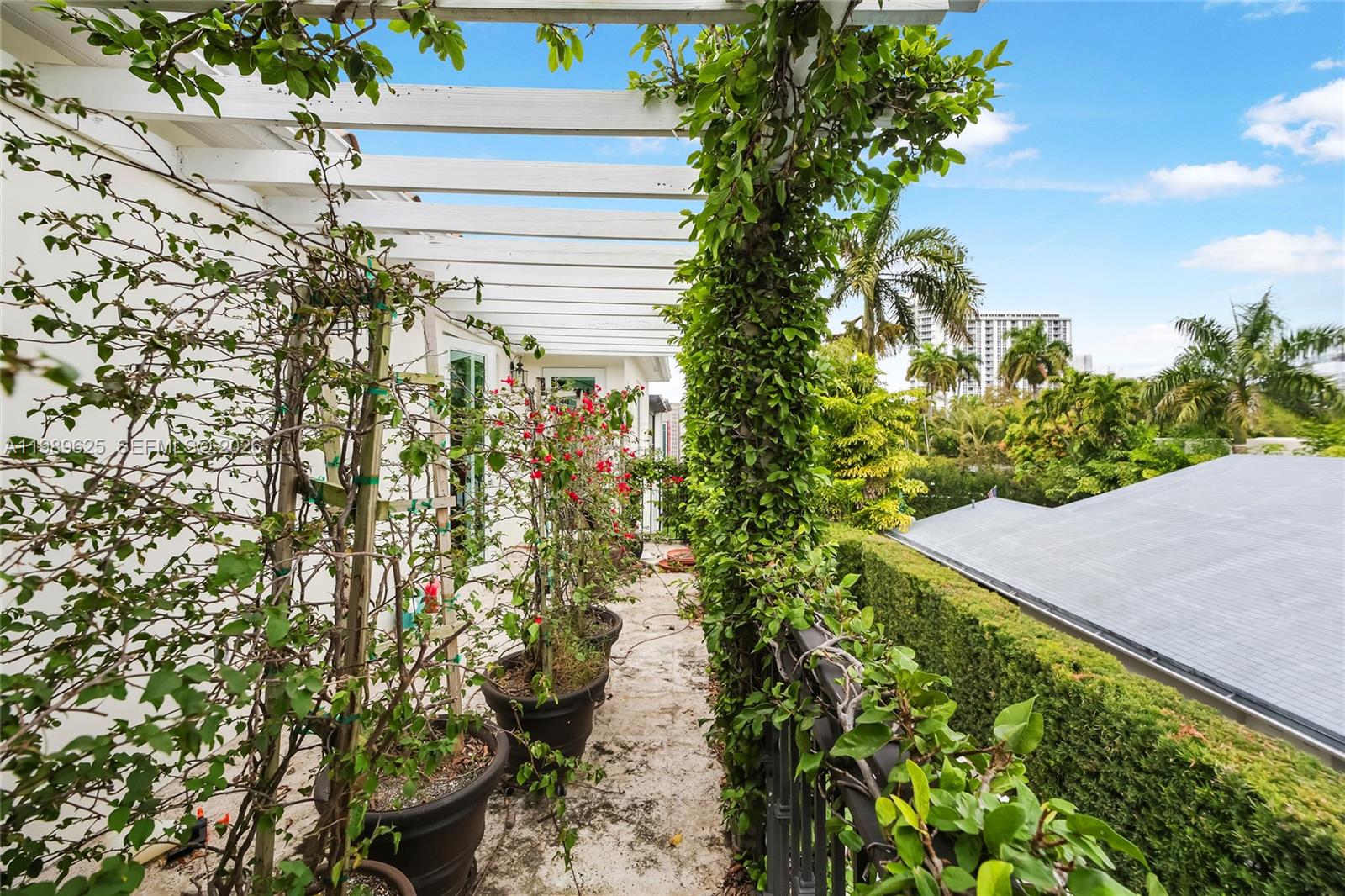 BRICKELLS FLAGLER - Residential Lease