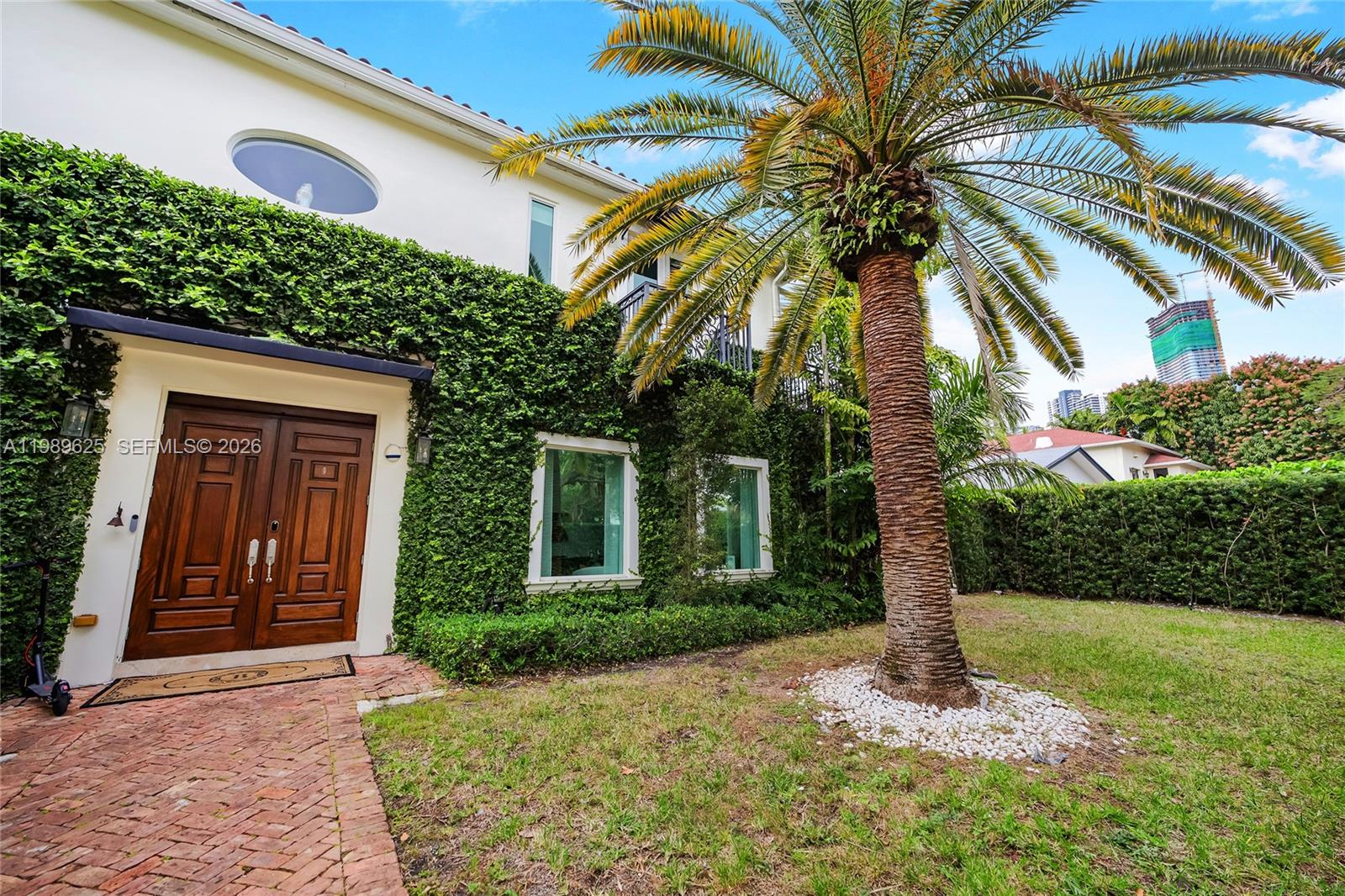 BRICKELLS FLAGLER - Residential Lease