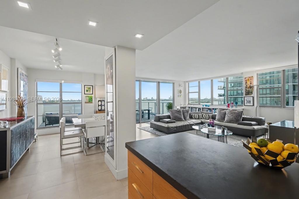 3301 NE 5th Ave PH06